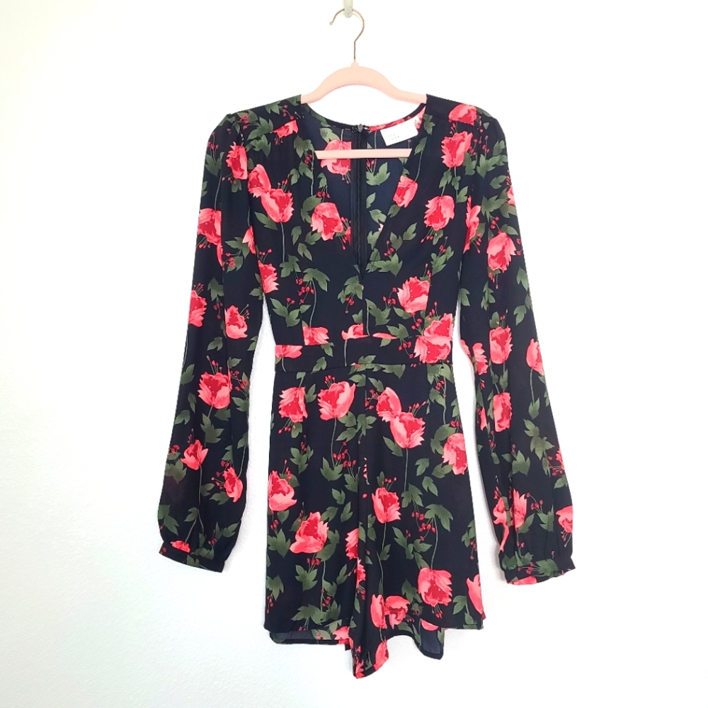THE ROOM Floral Boho Romantic Cottagecore Tie Waist Romper